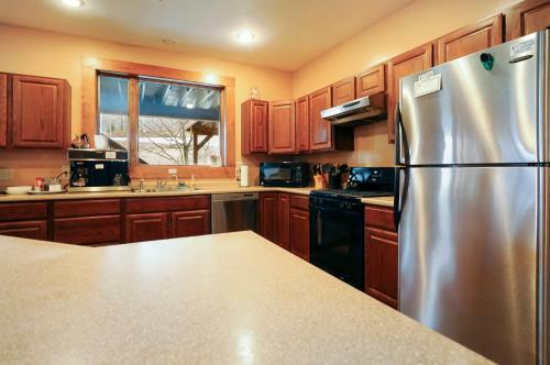 Wolverton Heights Ten-bedroom Chalet