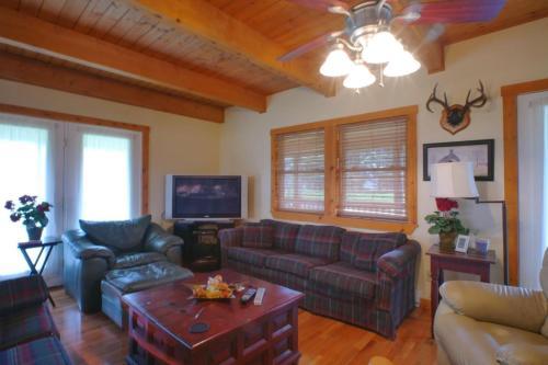 Horseshoe Lodge