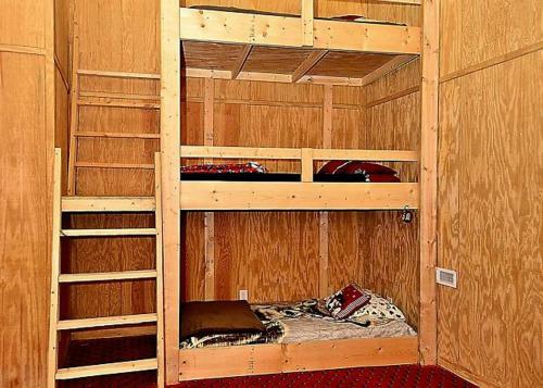 Ski Bums Inn Five-bedroom Chalet