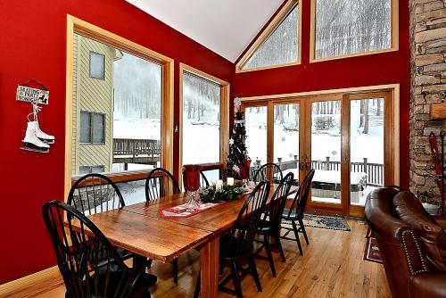 Ski Bums Inn Five-bedroom Chalet