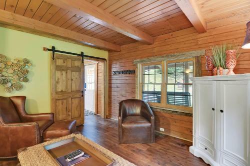 Mountain Glory Four-bedroom Chalet