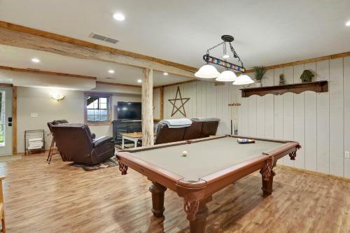 Mountain Glory Four-bedroom Chalet