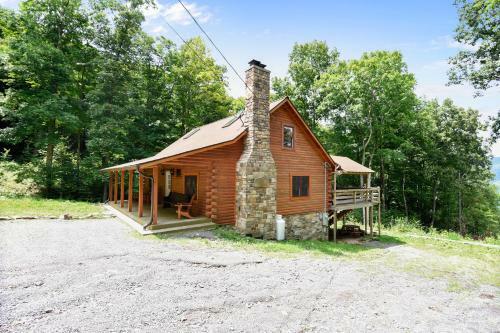 Mountain Glory Four-bedroom Chalet