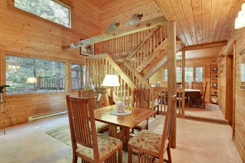 Otters Den Four-bedroom Chalet