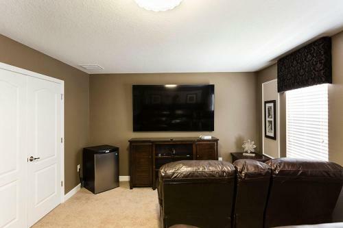 Champions Gate - Eight Bedroom Villa - Cg008