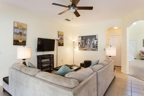 Legacy Park Villa 312
