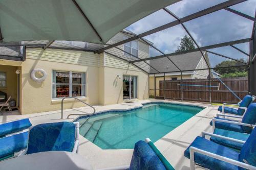 Welcoming Palms