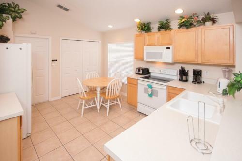 Katrina's Highlands Reserve Villa - Three Bedroom Home