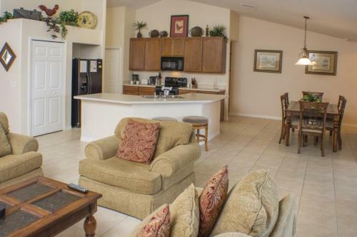 Anna's Florida Villa - Five Bedroom Home