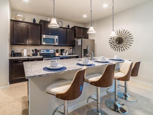 Rhodes Dwelling 8904