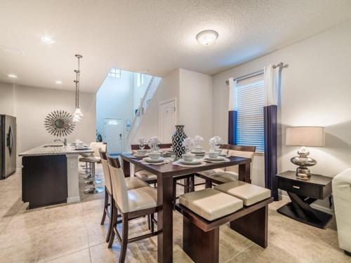 Rhodes Dwelling 8904