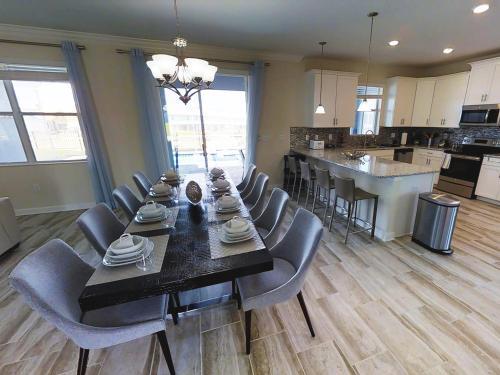 Aco Six Bedroom Home In Champions Gate (1705)