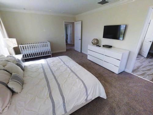 Aco Six Bedroom Home In Champions Gate (1705)