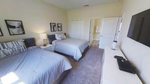 Aco Six Bedroom Home In Champions Gate (1705)