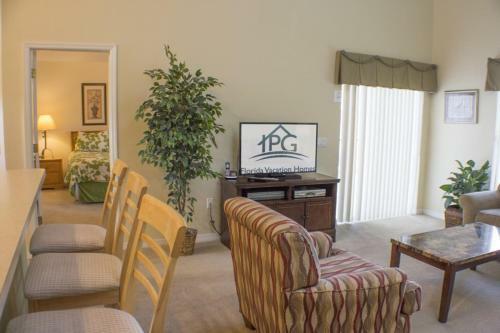 Mark's Sunrise Lakes Villa - Four Bedroom Home
