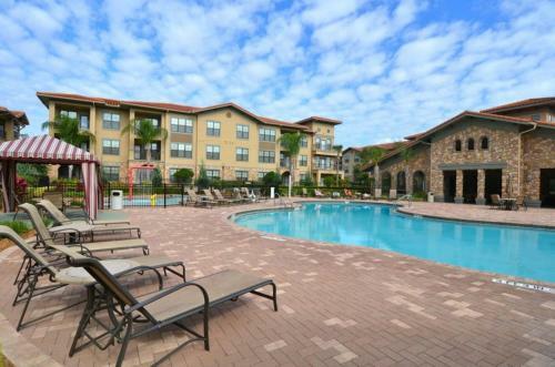 Charo Apartment # 904-537