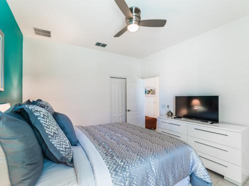Oak Tree Villa 4140