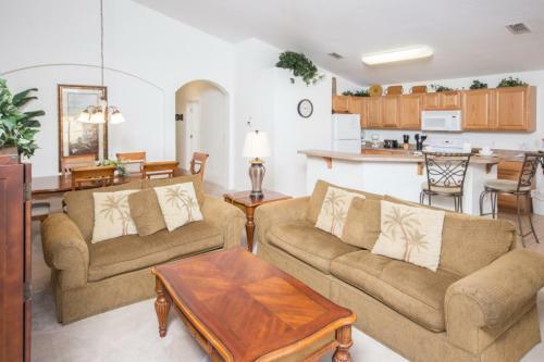 Linda's Highgate Park Villa - Four Bedroom Home