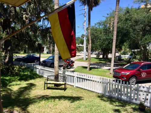 Bed & Breakfast The German Berl� Inn