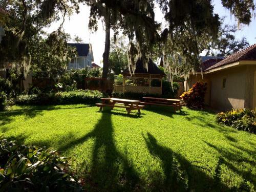 Bed & Breakfast The German Berl� Inn