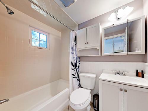Apartamento 460 Lower County Road Duplex Left Side Unit