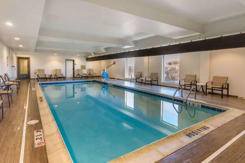 Hotel Comfort Suites Near Denver Downtown
