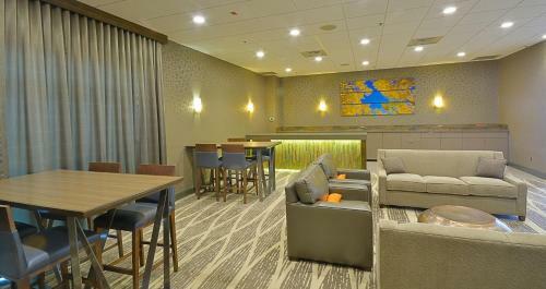 Hotel Embassy Suites Denver Stapleton