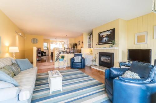 Admiral Condominium 1