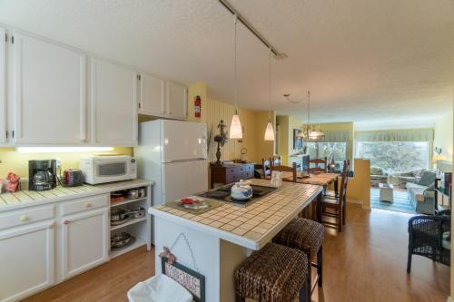 Admiral Condominium 1