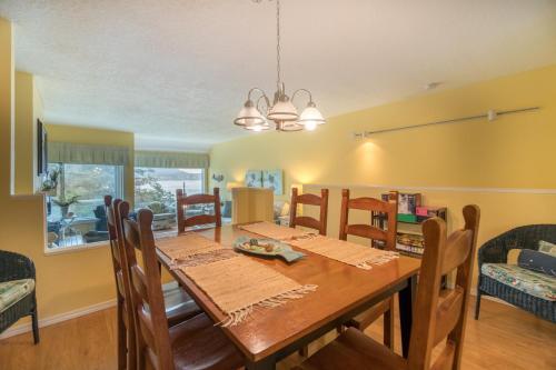 Admiral Condominium 1