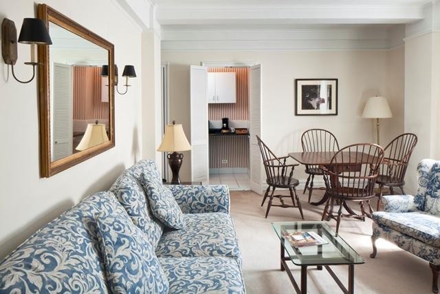 Hotel Roger Smith