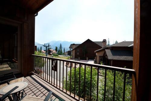 Elkpoint - Unit 13 Townhouse