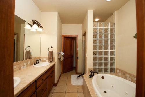 Elkpoint - Unit 13 Townhouse