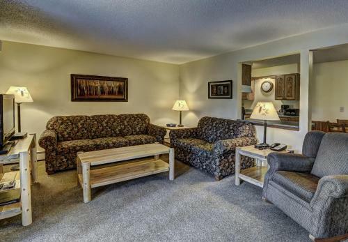 Hotel Lake Forest Resort