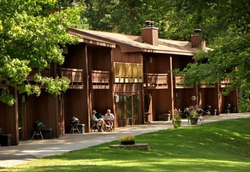 Hotel Lake Forest Resort