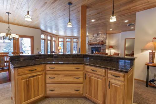 Apartamento Copperwood #9 - Hiller Vacation Homes Condo