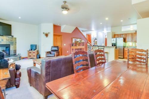 Edwards Riverside Retreat