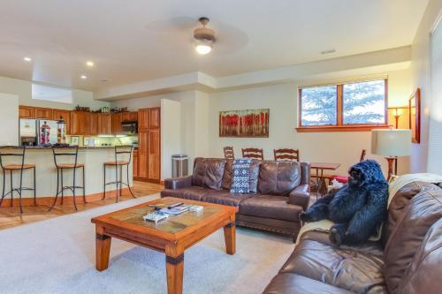 Edwards Riverside Retreat