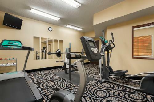 Hotel Baymont By Wyndham Elizabethtown