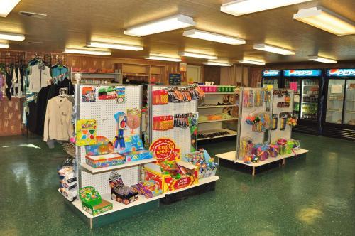Plymouth Rock Camping Resort Deluxe Cabin 15