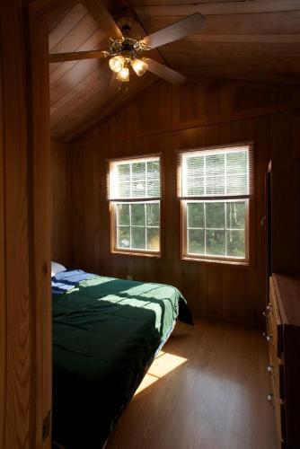 Plymouth Rock Camping Resort Deluxe Cabin 15