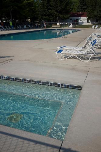 Plymouth Rock Camping Resort Deluxe Cabin 15