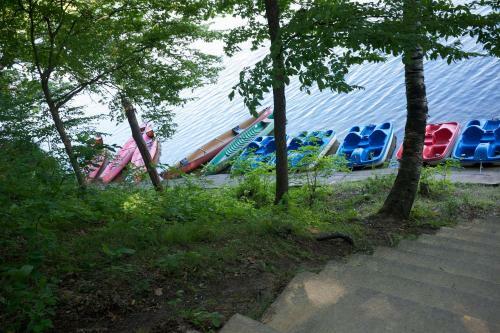 Plymouth Rock Camping Resort Deluxe Cabin 17