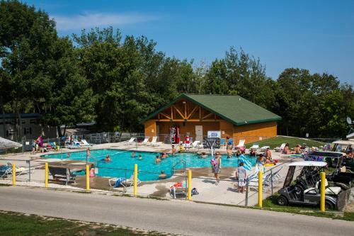 Plymouth Rock Camping Resort Deluxe Cabin 18