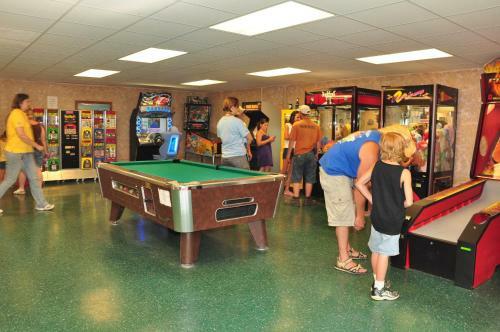 Plymouth Rock Camping Resort Deluxe Cabin 11