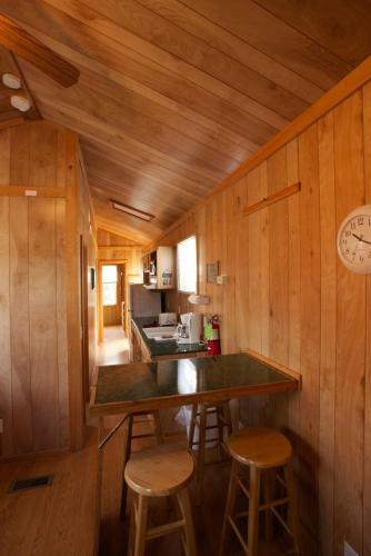 Plymouth Rock Camping Resort Deluxe Cabin 11