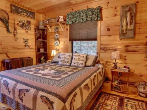 Tree Song Mountain Creek Cabin