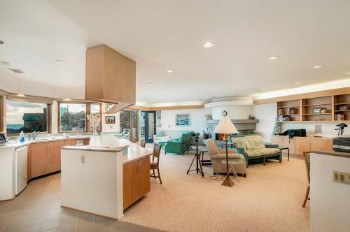Moonlight Beach Home