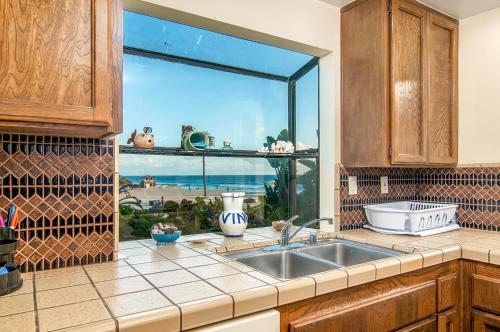 Moonlight Beach Home