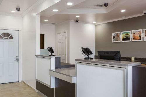 Hotel Studio 6 Englewood